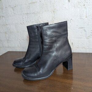 Women's size 7 M side zip ankle boot